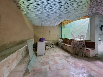 Prédio para Venda em Lagos (São Sebastião e Santa Maria)