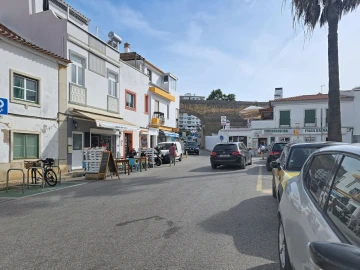 Prédio para Venda em Lagos (São Sebastião e Santa Maria)