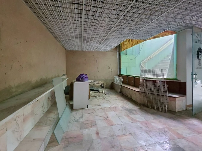 Prédio para Venda em Lagos (São Sebastião e Santa Maria) Foto 4