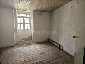 Moradia T3 para Venda em Fundão, Valverde, Donas, A. Joanes, A. Nova Cabo