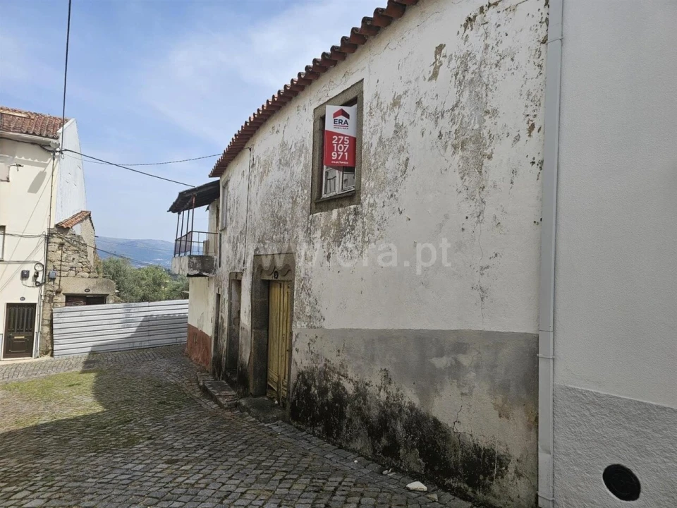 Moradia T3 para Venda em Fundão, Valverde, Donas, A. Joanes, A. Nova Cabo Foto 1