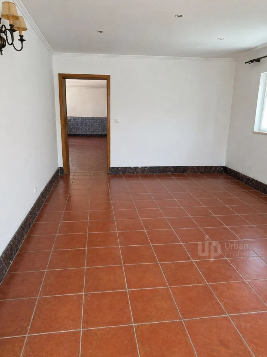 Moradia T6 para Venda em Caparica e Trafaria Foto 3