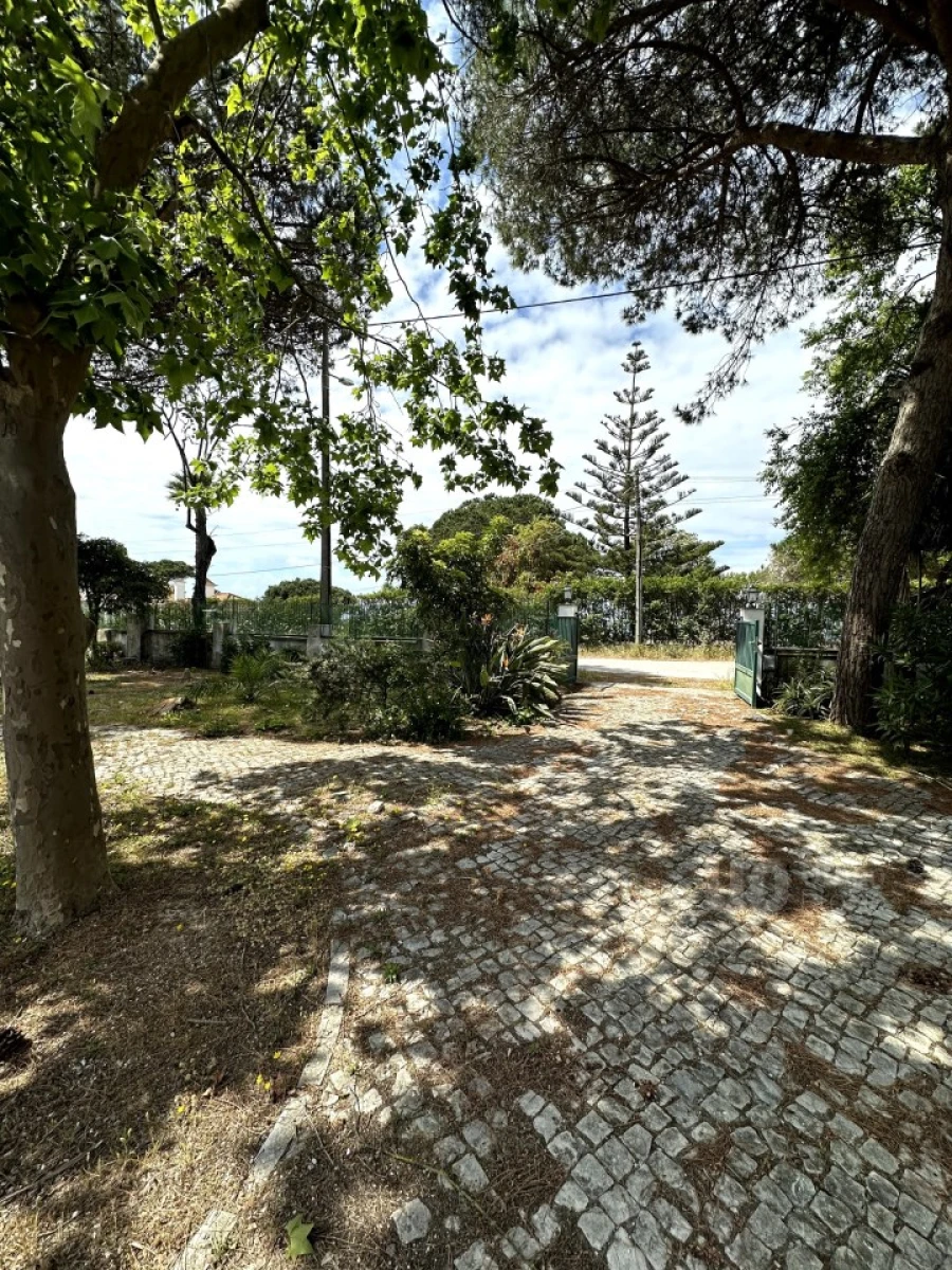 Moradia T6 para Venda em Caparica e Trafaria Foto 13