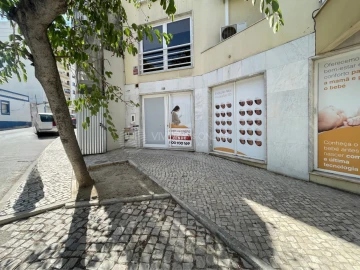 Loja para Arrendamento em Setubal (São Sebastião)