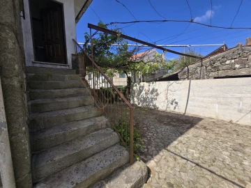 Moradia T3 para Venda em Sopo