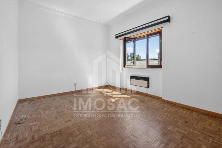 Moradia T3 para Venda em Loures Foto 11