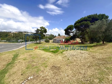 Moradia T20 para Venda em Algés, Linda-A-Velha e Cruz Quebrada-Dafundo