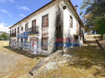 Moradia T20 para Venda em Algés, Linda-A-Velha e Cruz Quebrada-Dafundo