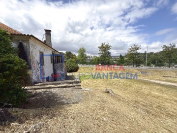 Moradia T20 para Venda em Algés, Linda-A-Velha e Cruz Quebrada-Dafundo