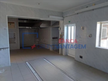 Moradia T3 para Venda em Santiago de Besteiros