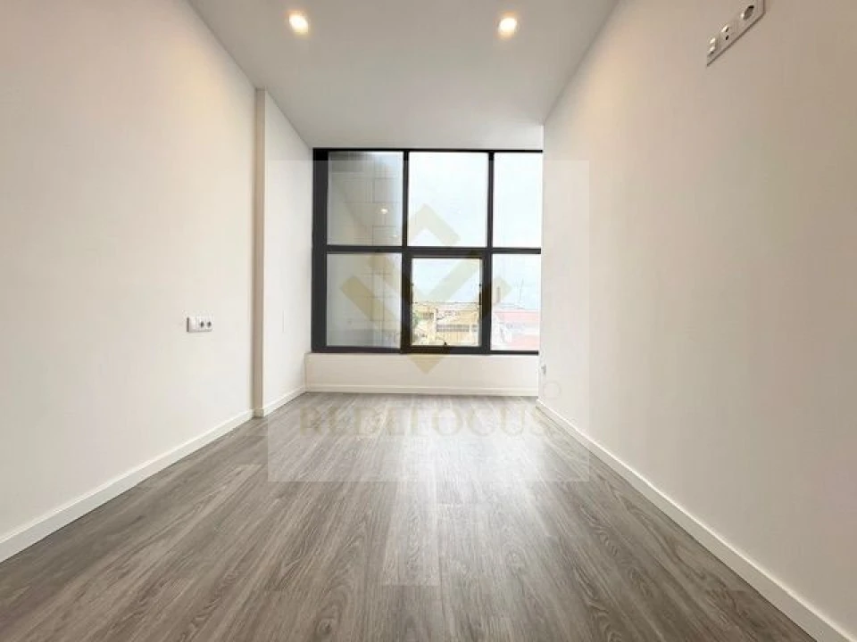 Apartamento T1 para Venda em Santa Maria de Lamas Foto 8