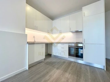 Apartamento T1 para Venda em Santa Maria de Lamas