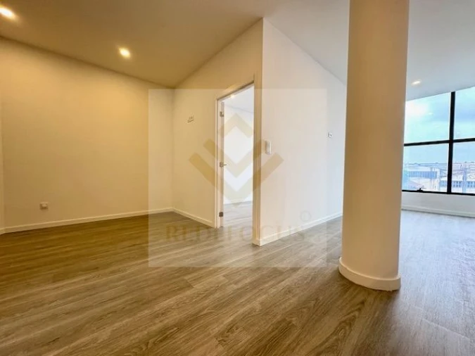 Apartamento T1 para Venda em Santa Maria de Lamas Foto 2