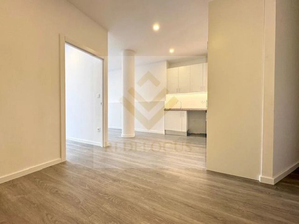 Apartamento T1 para Venda em Santa Maria de Lamas Foto 1