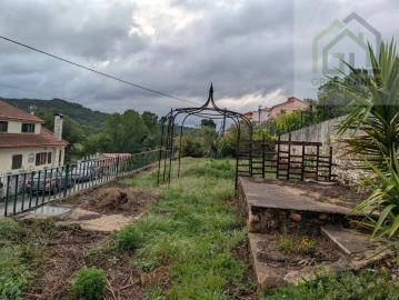 Moradia T4 para Venda em Côja e Barril de Alva