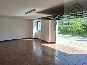 Moradia T4 para Venda em Côja e Barril de Alva