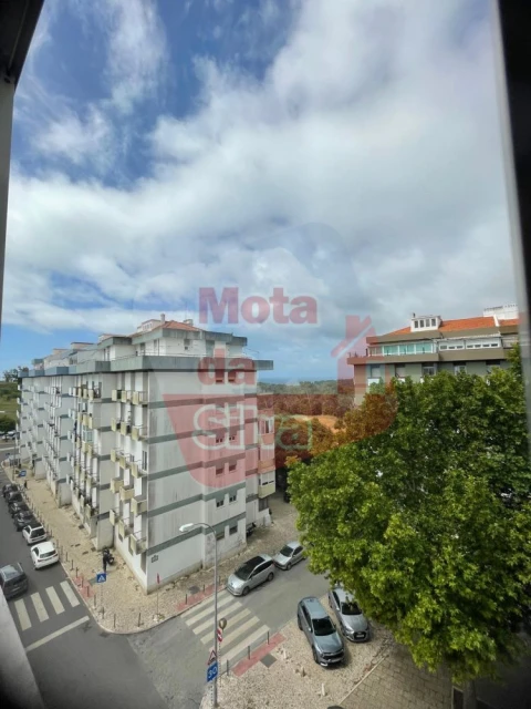 Apartamento T4 para Venda em Algés, Linda-A-Velha e Cruz Quebrada-Dafundo