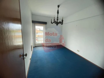 Apartamento T4 para Venda em Algés, Linda-A-Velha e Cruz Quebrada-Dafundo