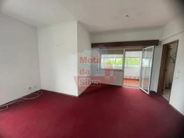 Apartamento T4 para Venda em Algés, Linda-A-Velha e Cruz Quebrada-Dafundo