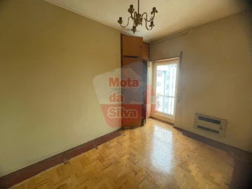 Apartamento T4 para Venda em Algés, Linda-A-Velha e Cruz Quebrada-Dafundo