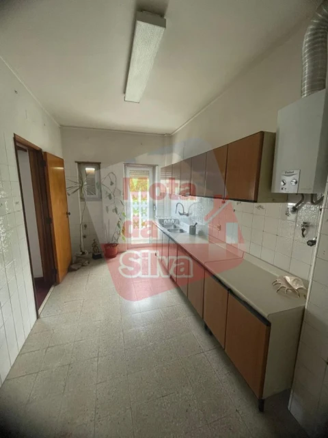 Apartamento T4 para Venda em Algés, Linda-A-Velha e Cruz Quebrada-Dafundo
