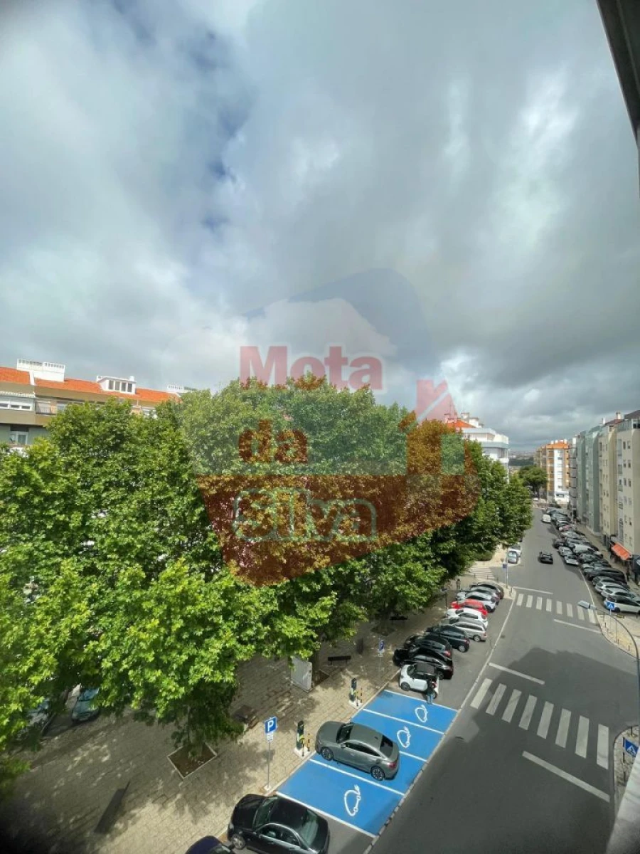 Apartamento T4 para Venda em Algés, Linda-A-Velha e Cruz Quebrada-Dafundo Foto 15