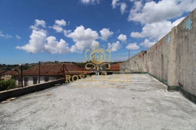 Moradia T4 para Venda em Sanguedo
