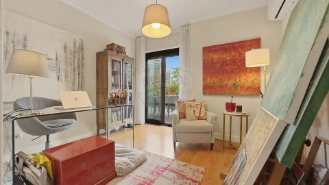 Apartamento T3 para Venda em Algés, Linda-A-Velha e Cruz Quebrada-Dafundo