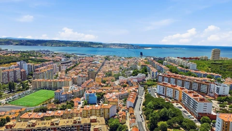 Apartamento T3 para Venda em Algés, Linda-A-Velha e Cruz Quebrada-Dafundo