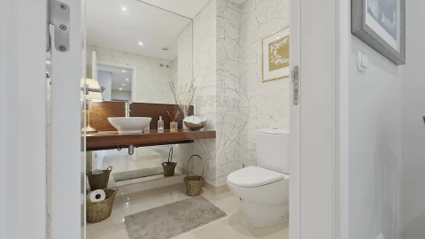 Apartamento T3 para Venda em Algés, Linda-A-Velha e Cruz Quebrada-Dafundo