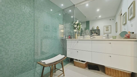 Apartamento T3 para Venda em Algés, Linda-A-Velha e Cruz Quebrada-Dafundo