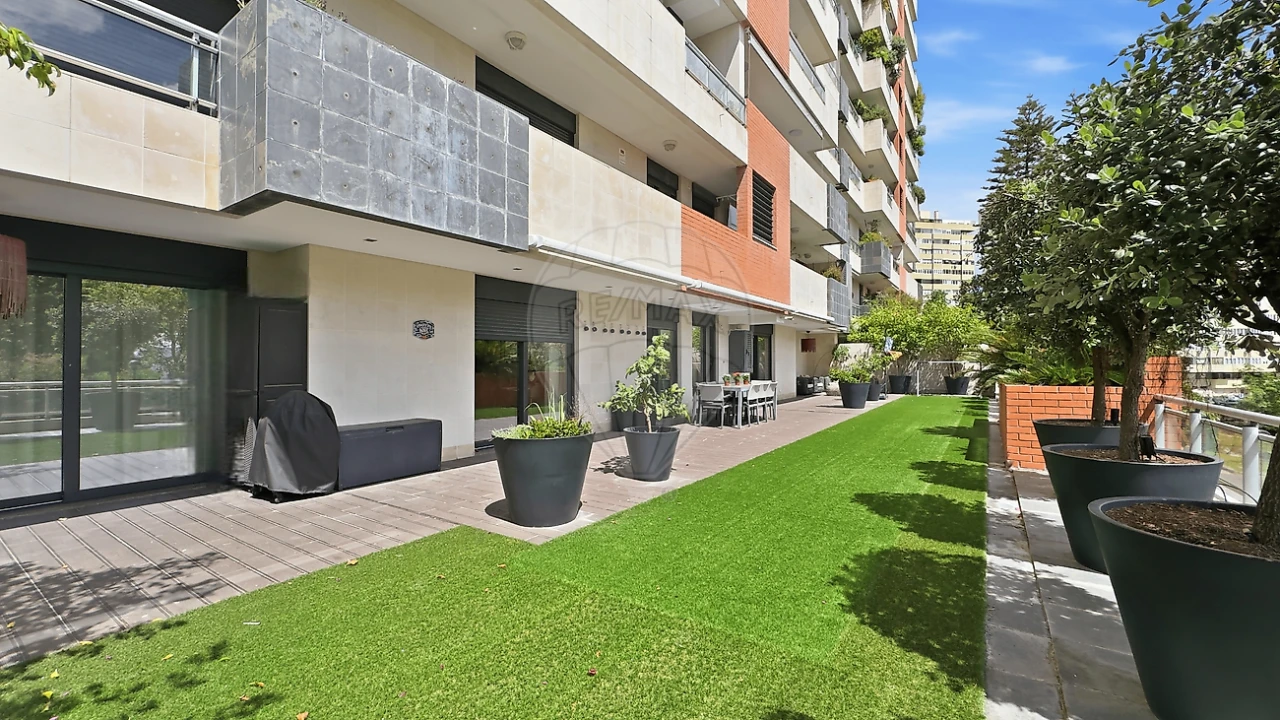 Apartamento T3 para Venda em Algés, Linda-A-Velha e Cruz Quebrada-Dafundo Foto 2