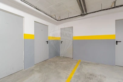 Apartamento T2 para Venda em Sesimbra (Santiago)