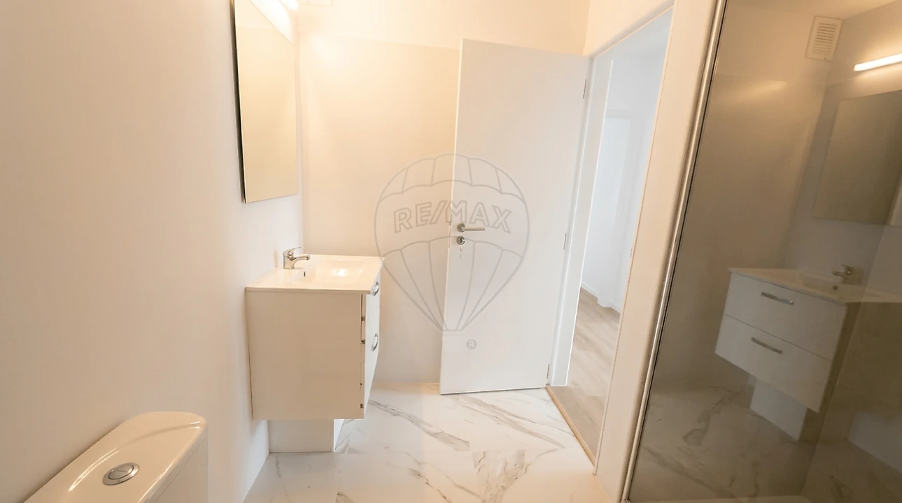 Apartamento T2 para Arrendamento em Queluz e Belas Foto 2