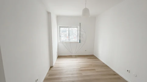 Apartamento T2 para Arrendamento em Queluz e Belas
