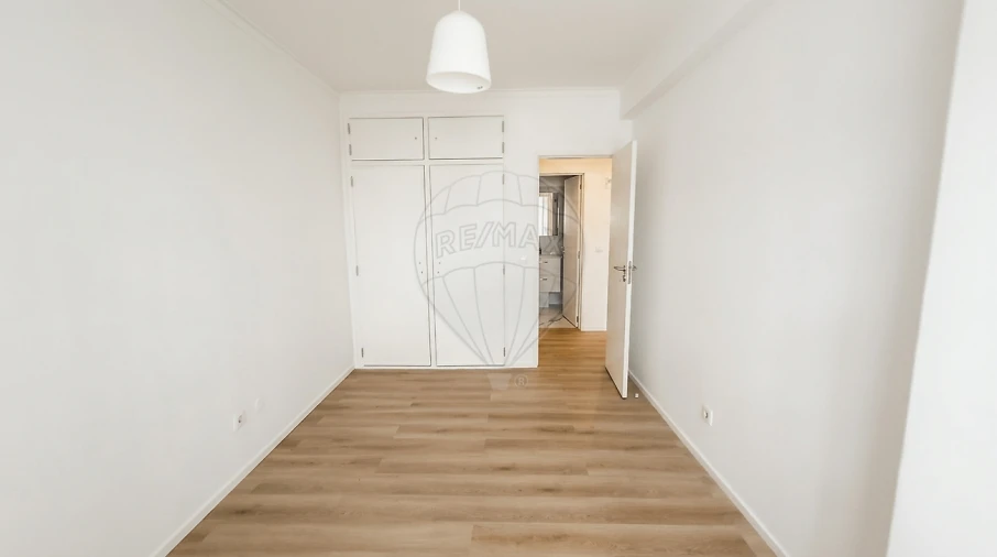 Apartamento T2 para Arrendamento em Queluz e Belas Foto 11
