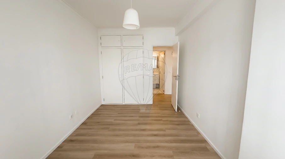 Apartamento T2 para Arrendamento em Queluz e Belas Foto 21