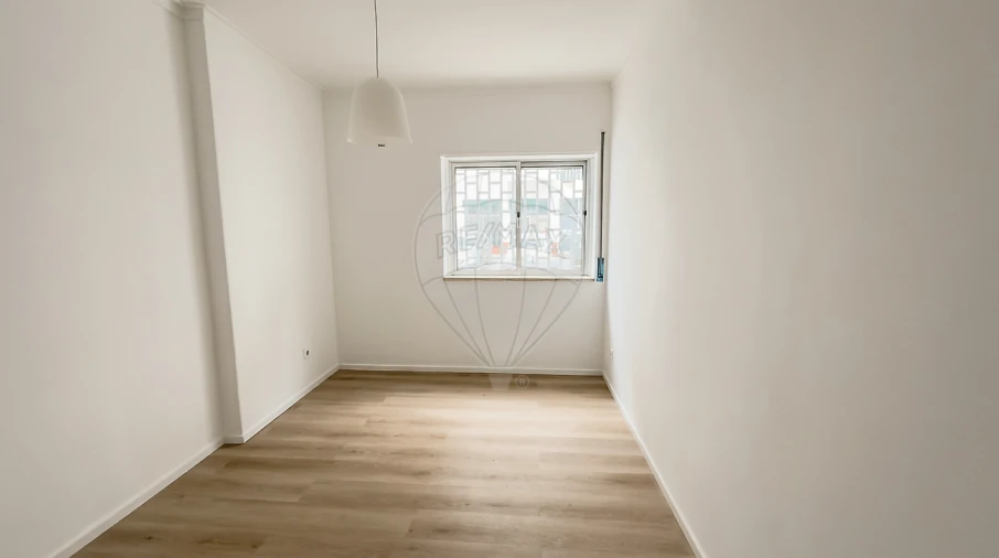 Apartamento T2 para Arrendamento em Queluz e Belas Foto 20