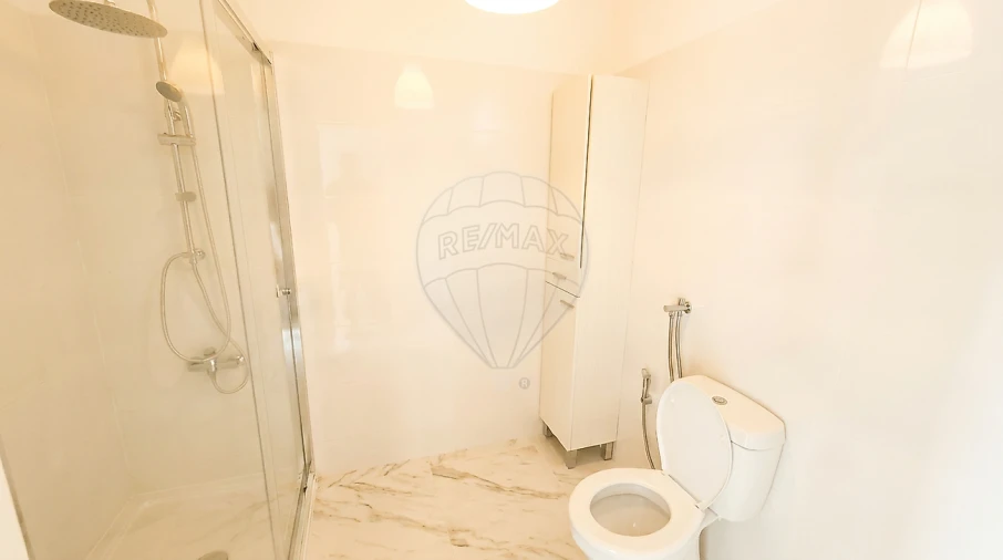 Apartamento T2 para Arrendamento em Queluz e Belas Foto 3