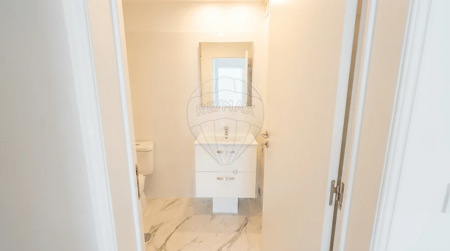 Apartamento T2 para Arrendamento em Queluz e Belas Foto 4