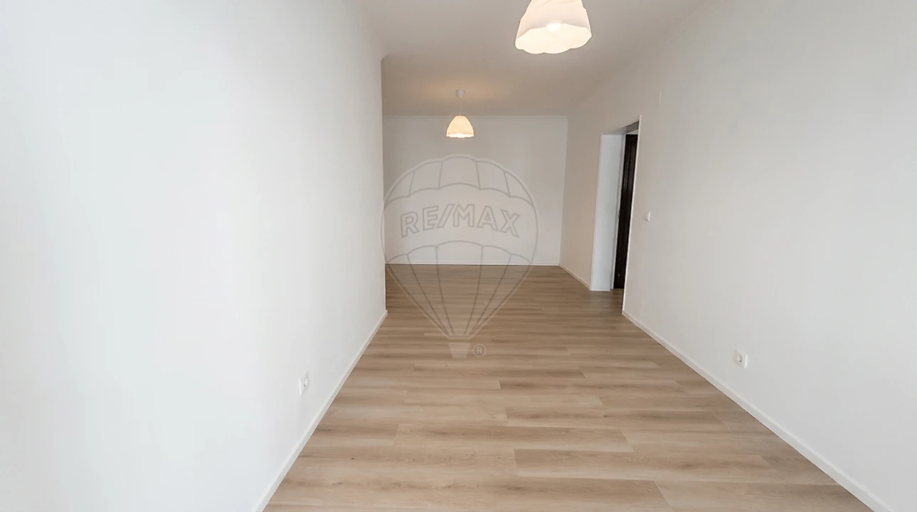 Apartamento T2 para Arrendamento em Queluz e Belas Foto 5