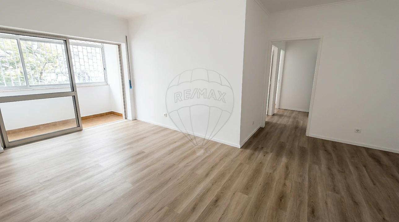 Apartamento T2 para Arrendamento em Queluz e Belas Foto 16
