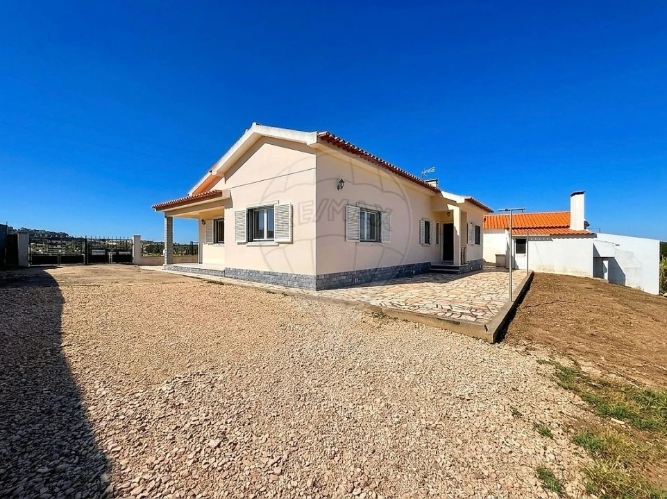 Moradia T2 para Arrendamento em Enxara do Bispo, Gradil e Vila Franca do Rosário Foto 24