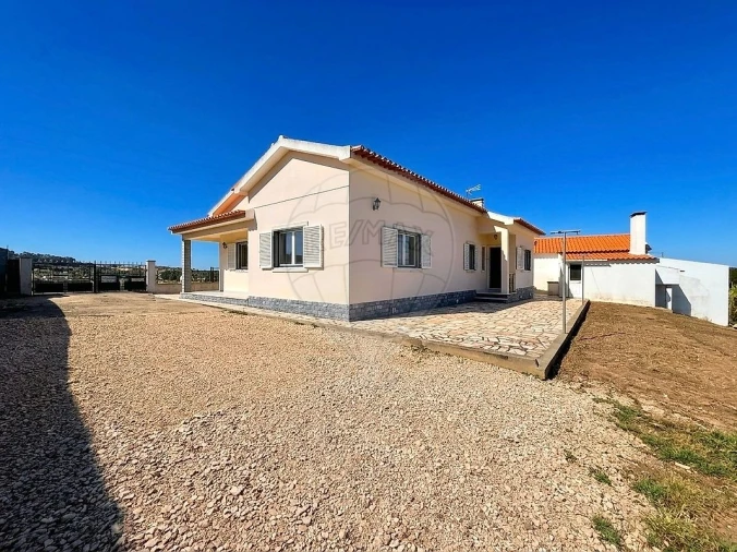 Moradia T2 para Arrendamento em Enxara do Bispo, Gradil e Vila Franca do Rosário Foto 24