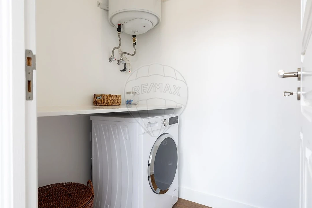 Apartamento T3 para Arrendamento em Avenidas Novas Foto 2