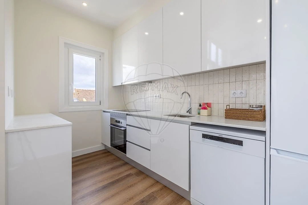 Apartamento T3 para Arrendamento em Avenidas Novas Foto 13