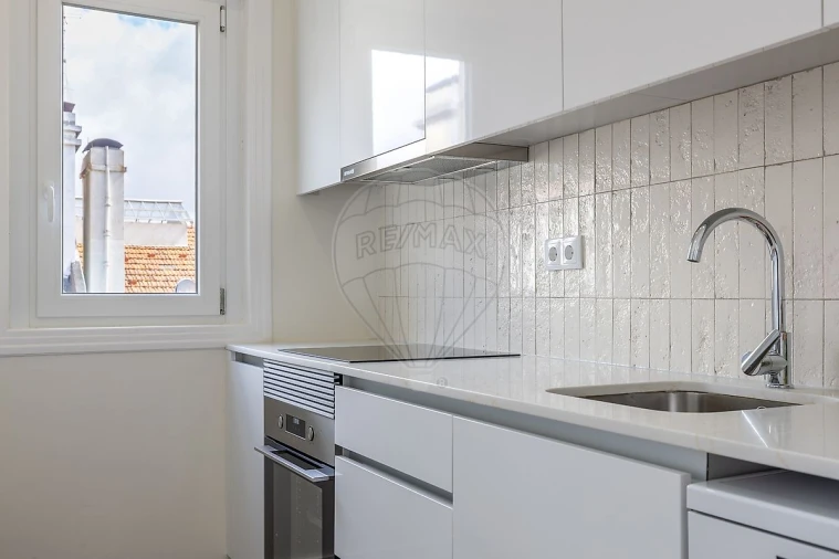 Apartamento T3 para Arrendamento em Avenidas Novas Foto 3