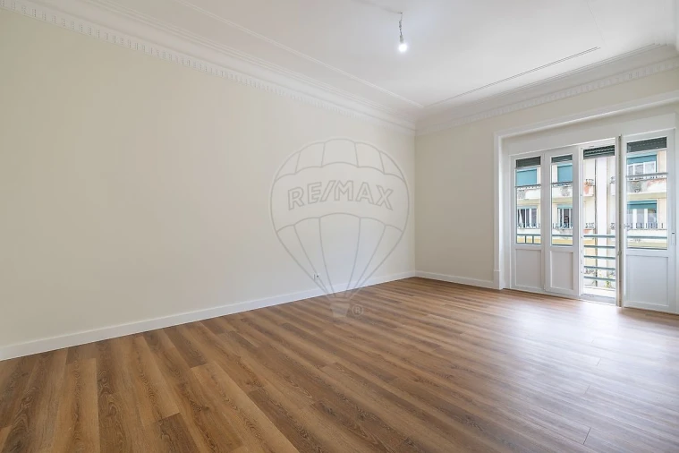 Apartamento T3 para Arrendamento em Avenidas Novas Foto 21