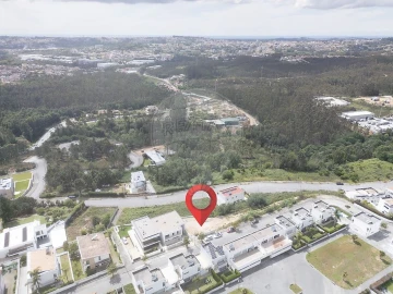 Terreno para Venda em Nogueira do Cravo e Pindelo