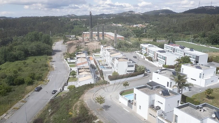 Terreno para Venda em Nogueira do Cravo e Pindelo